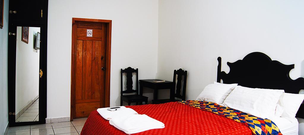 Uw Oasis Hotel La Ceiba Phòng bức ảnh