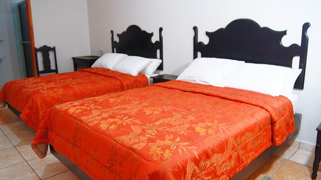 Uw Oasis Hotel La Ceiba Phòng bức ảnh