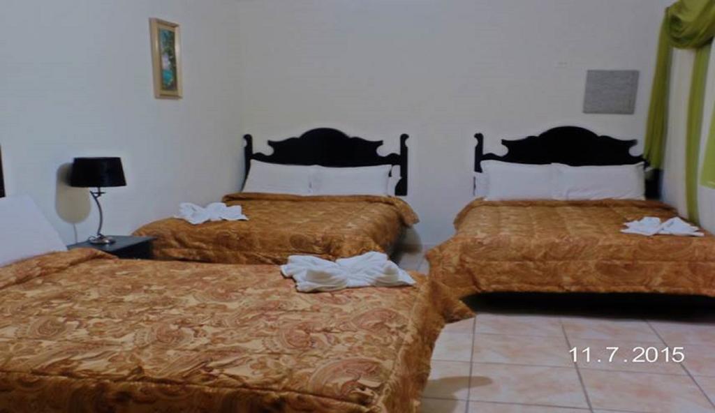 Uw Oasis Hotel La Ceiba Phòng bức ảnh