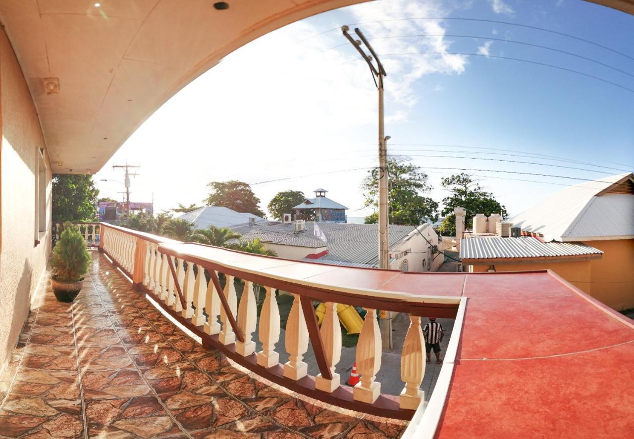 Uw Oasis Hotel La Ceiba Ngoại thất bức ảnh