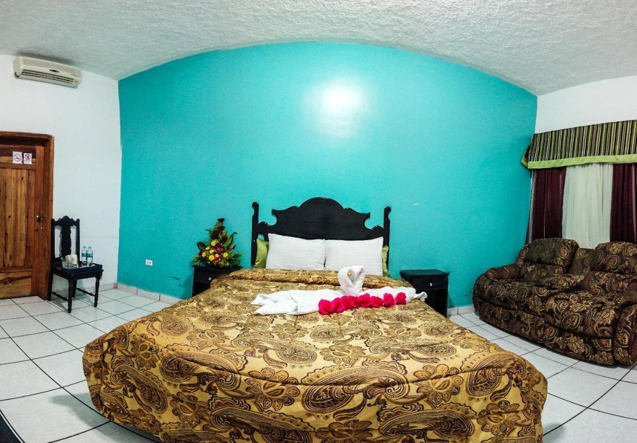 Uw Oasis Hotel La Ceiba Ngoại thất bức ảnh