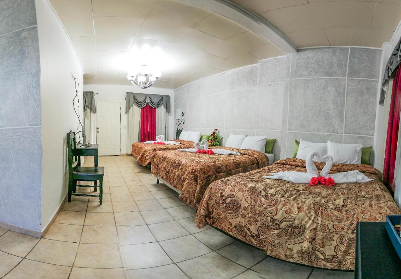 Uw Oasis Hotel La Ceiba Ngoại thất bức ảnh